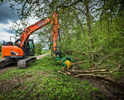 Pioneering ‘leaky dam’ pilot project hopes to reduce flooding in Berkshire