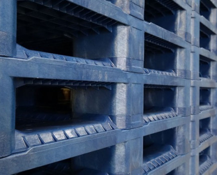 Plastic pallet supplier pledges to recycle all plastic pallets and boxes