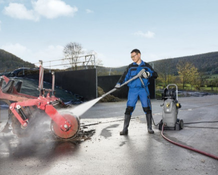 Pressure washer with hot benefits