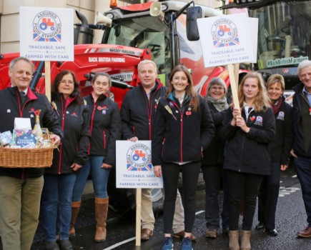 Farmers take Red Tractor message to the masses