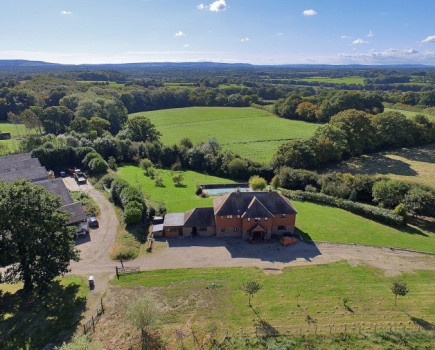 Grassland farm with views over South Downs