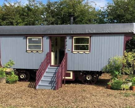 Oxfordshire farmer on Amazing Spaces with his renovated circus van