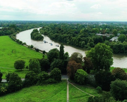 Measuring how farms reduce flood risk